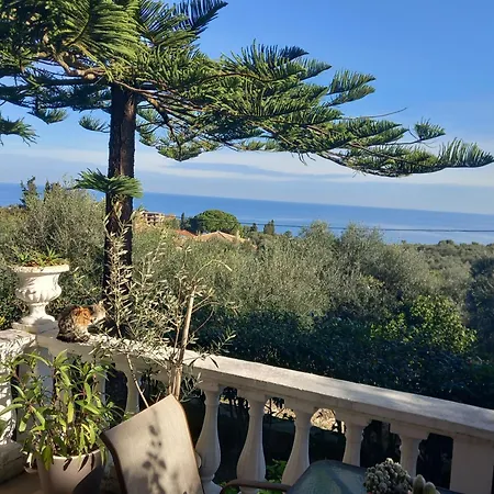 Dali Sea View *