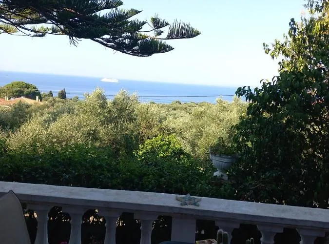 Апартаменты Dali Sea View